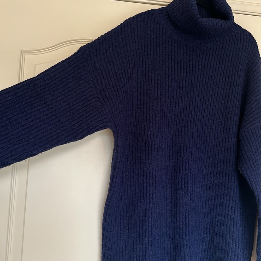 Navy blue sweater dress. High-low w side slits. Size M, would definitely fit L. - Picture 4 of 6